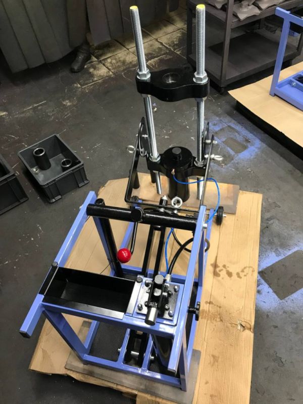 Выпрессовщик шкворней с пневмогидравлическим насосом и тележкой ВШ50-200 (ВШ50-200М)