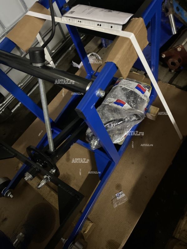 Выпрессовщик шкворней с пневмогидравлическим насосом и тележкой ВШ70-200 (ВШ70-200М)