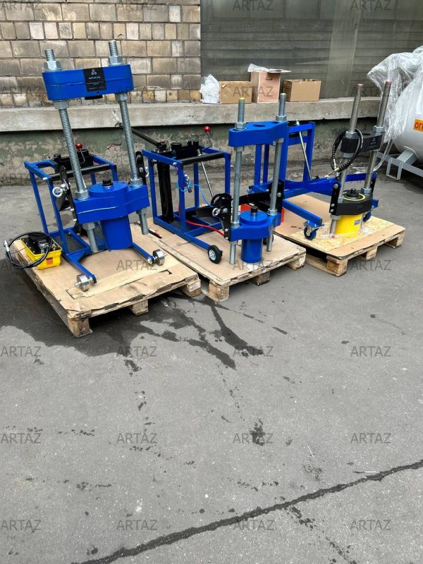 Выпрессовщик шкворней с пневмогидравлическим насосом и тележкой ВШ70-400 (ВШ70-400М)