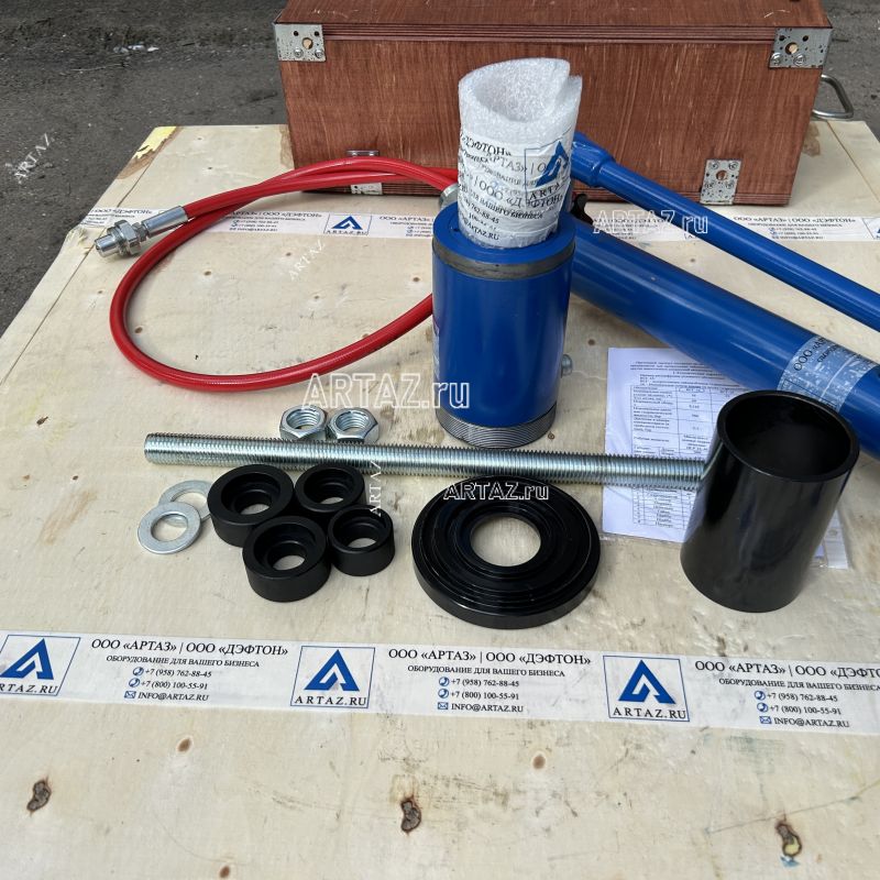 ARTAZ гидравлический выпрессовщик сайлентблоков 16 т ВСГ16-Рг с ручным насосом, ход 60 мм, в кейсе