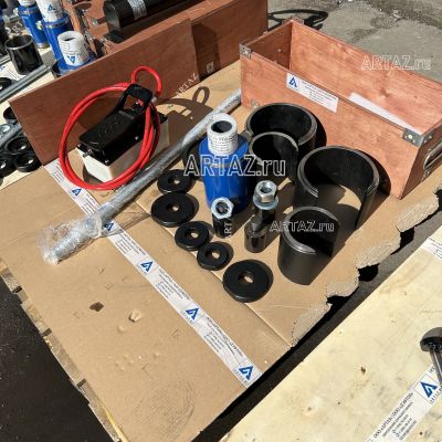 ARTAZ гидравлический выпрессовщик пальцев и втулок 50 т, 70 МПа, с пневмогидравлическим насосом, переносной ВСГ40(50)П-Пг