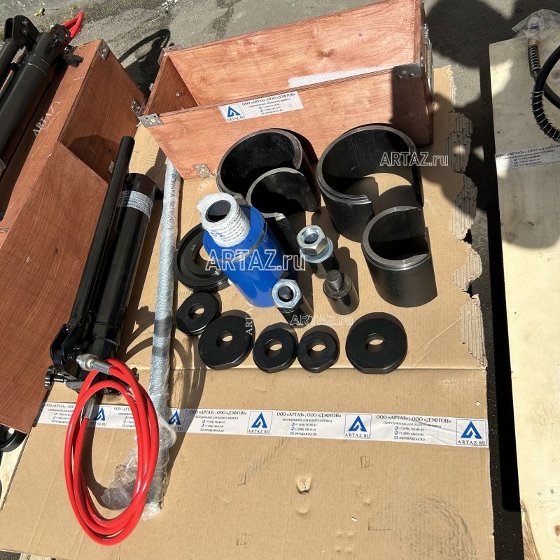 Гидравлический выпрессовщик пальцев и втулок ARTAZ 50 т, 70 МПа, с ручным насосом, переносной ВСГ40(50)П-Рг2