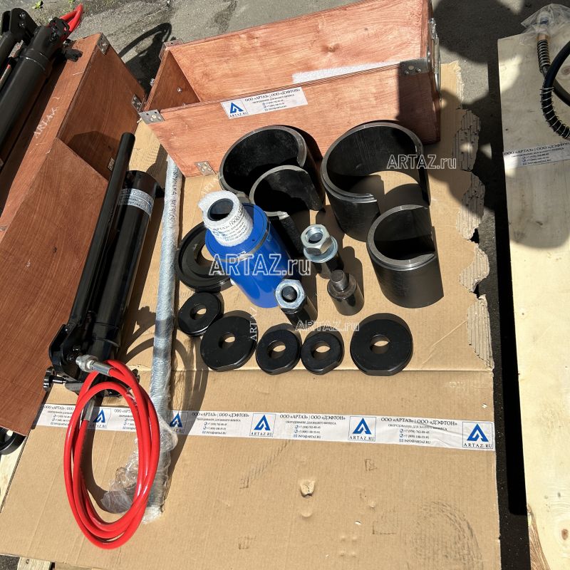 Гидравлический выпрессовщик пальцев и втулок ARTAZ 50 т, 70 МПа, с ручным насосом, переносной ВСГ40(50)П-Рг2