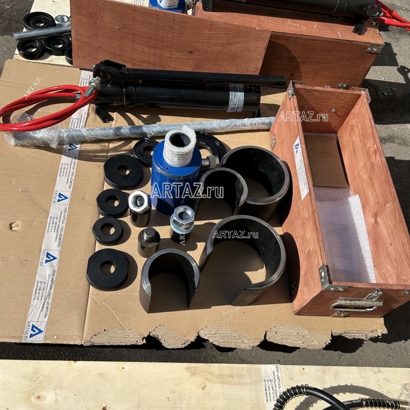 Гидравлический выпрессовщик пальцев и втулок ARTAZ 50 т, 70 МПа, с ручным насосом, переносной ВСГ40(50)П-Рг2