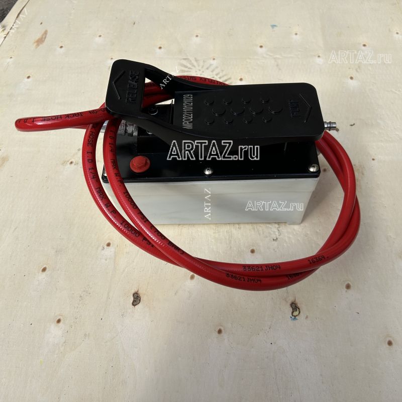 Выпрессовщик шкворней с пневмогидравлическим насосом и тележкой ВШ70-200 (ВШ70-200М)