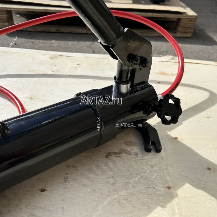 Ручной гидравлический насос ARTAZ РГН-3, 3 л, для выпрессовщиков