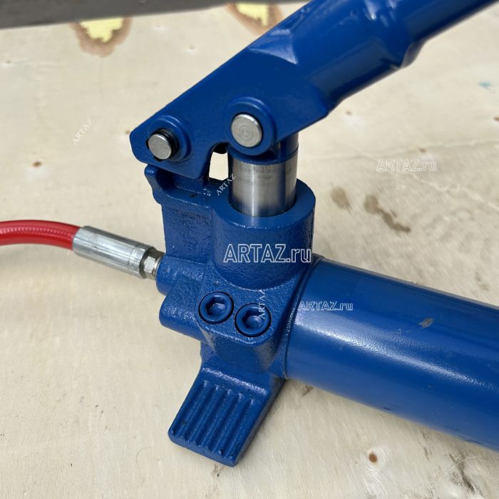 Ручной гидравлический насос ARTAZ 1 л для выпрессовщиков РГН-1