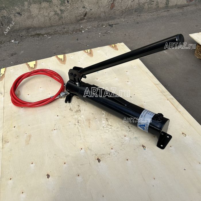 Ручной гидравлический насос ARTAZ 2 л для выпрессовщиков РГН-2