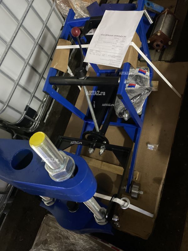 ARTAZ пневмогидравлический выпрессовщик шкворней для грузовиков ВШ70-200М, 77 т, на тележке, 420×200 мм