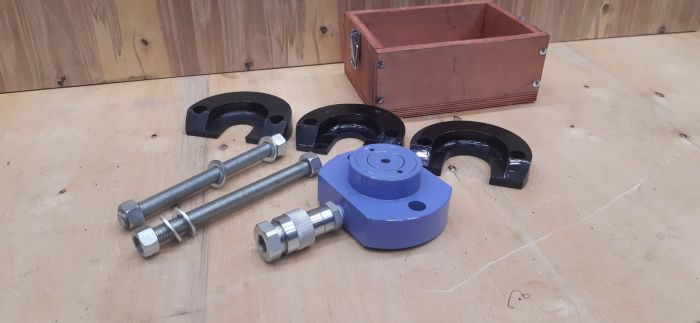 Гидравлический выпрессовщик пальцев рулевых тяг ARTAZ ВПРТ10-13, 10 т, 70 МПа, в кейсе