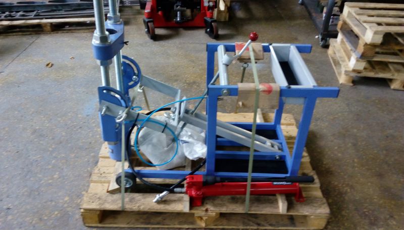 Выпрессовщик шкворней с пневмогидравлическим насосом и тележкой ВШ50-200 (ВШ50-200М)