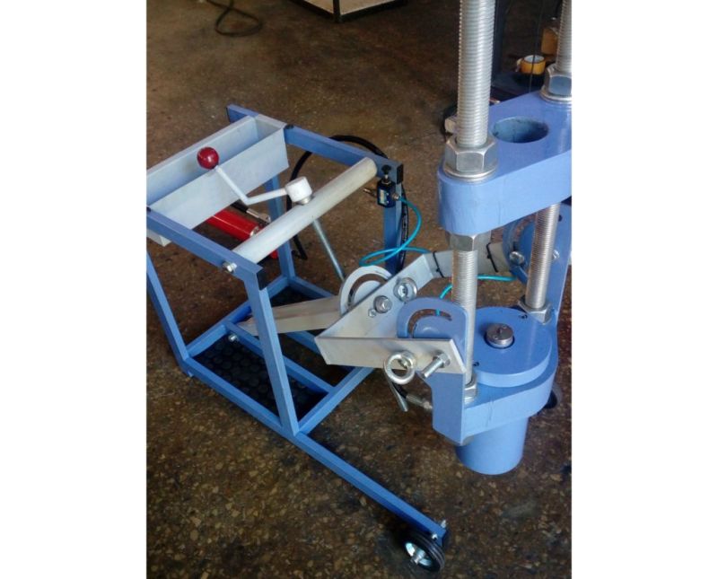 Выпрессовщик шкворней с встроенным ручным насосом и тележкой ВШ70-200 (ВШ70-200М)