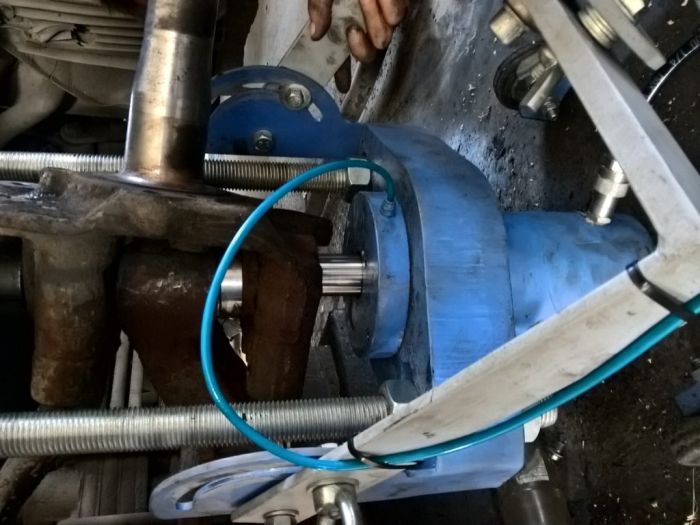 Выпрессовщик шкворней с встроенным ручным насосом и тележкой ВШ70-300 (ВШ70-300М)