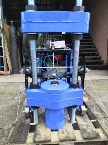 Выпрессовщик шкворней с пневмогидравлическим насосом и тележкой ВШ95-300 (ВШ95-300М)