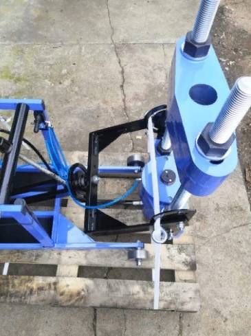 Выпрессовщик шкворней с встроенным ручным насосом и тележкой ВШ70-300 (ВШ70-300М)