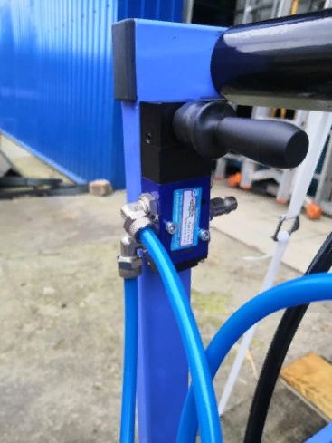 Выпрессовщик шкворней с встроенным ручным насосом и тележкой ВШ95-300 (ВШ95-300М)