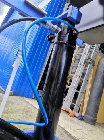 Выпрессовщик шкворней с встроенным ручным насосом и тележкой ВШ95-300 (ВШ95-300М)