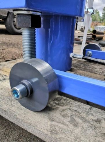 Выпрессовщик шкворней с встроенным ручным насосом и тележкой ВШ95-300 (ВШ95-300М)