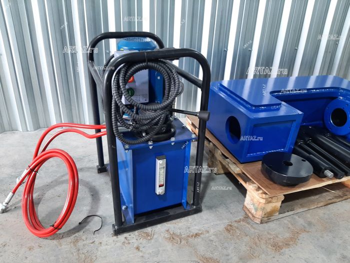 ARTAZ гидравлический выпрессовщик пальцев траковых цепей ВПТ150СБ 150 т, рабочая зона 1050×150 мм, ход 500 мм