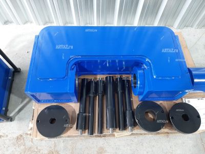 ARTAZ гидравлический выпрессовщик пальцев траковых цепей 60 т, ход 300 мм, рабочая зона 350х80 мм ВПТ60С