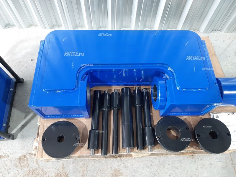 ARTAZ гидравлический выпрессовщик пальцев траковых цепей 60 т, ход 300 мм, рабочая зона 350х80 мм ВПТ60С