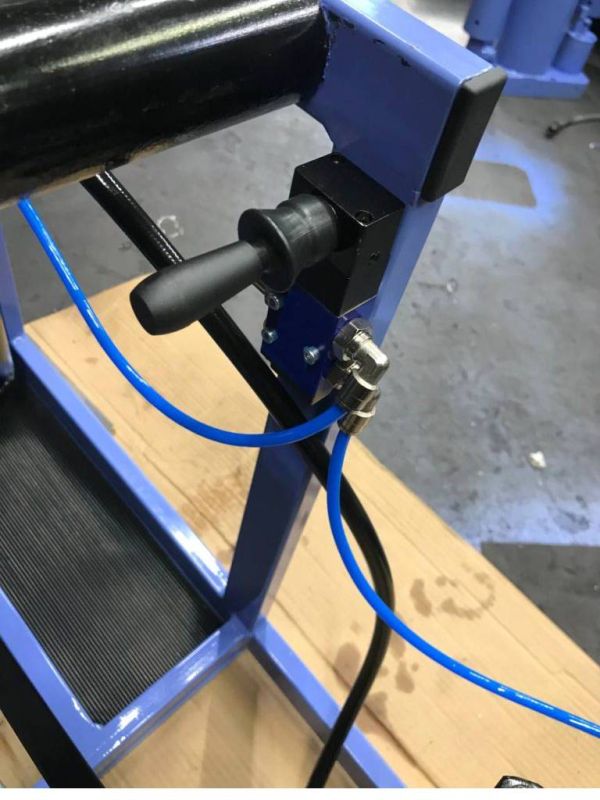 Выпрессовщик шкворней с встроенным ручным насосом и тележкой ВШ70-300 (ВШ70-300М)