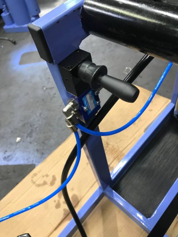 Выпрессовщик шкворней с пневмогидравлическим насосом и тележкой ВШ50-200 (ВШ50-200М)