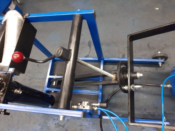 Выпрессовщик шкворней с встроенным ручным насосом и тележкой ВШ70-400 (ВШ70-400М)