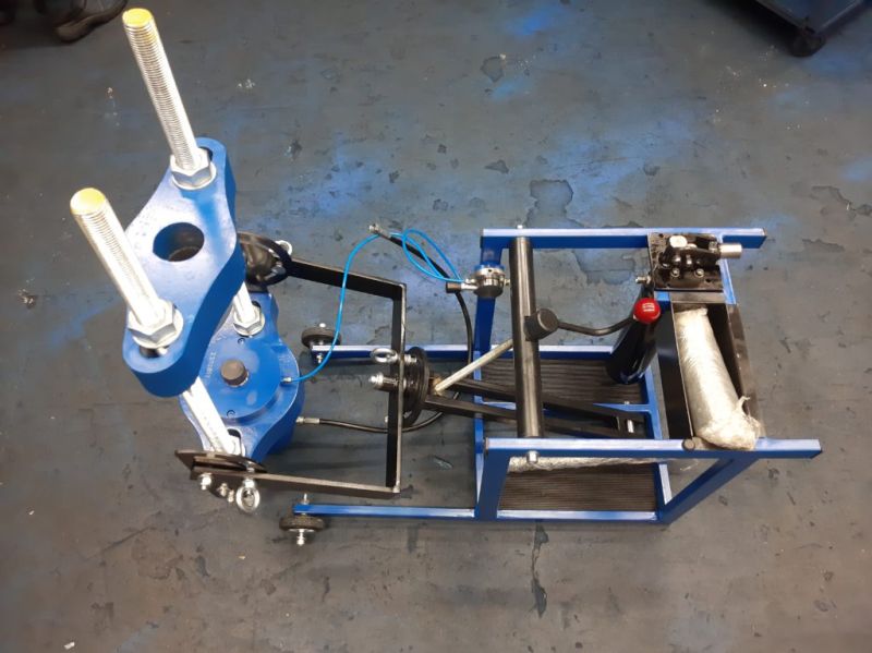 Выпрессовщик шкворней с встроенным ручным насосом и тележкой ВШ70-400 (ВШ70-400М)