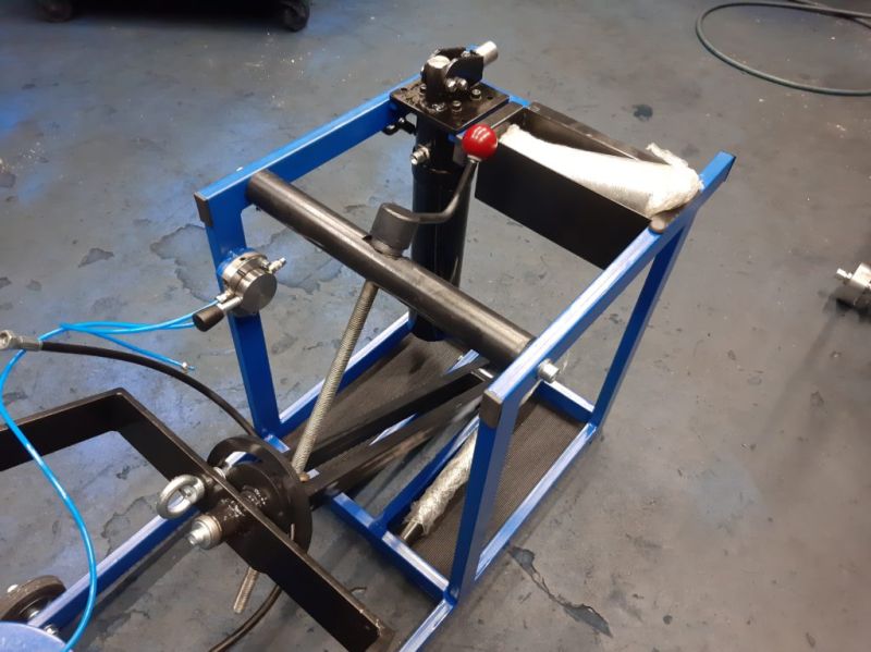 Выпрессовщик шкворней с встроенным ручным насосом и тележкой ВШ70-400 (ВШ70-400М)