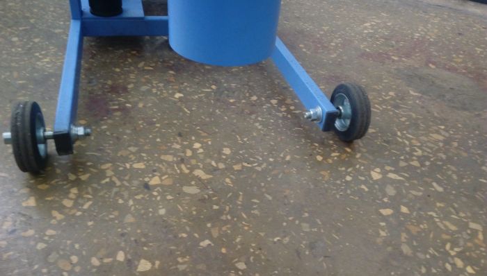 Выпрессовщик шкворней с встроенным ручным насосом и тележкой ВШ70-200 (ВШ70-200М)