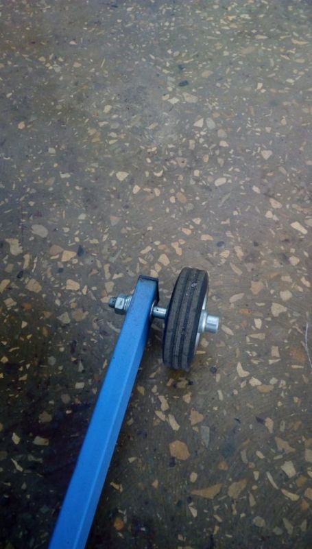 Выпрессовщик шкворней с встроенным ручным насосом и тележкой ВШ70-200 (ВШ70-200М)