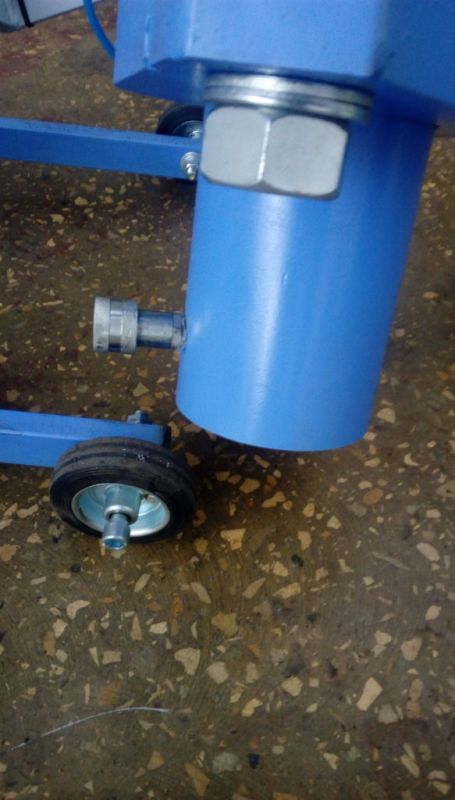 Выпрессовщик шкворней с встроенным ручным насосом и тележкой ВШ70-200 (ВШ70-200М)