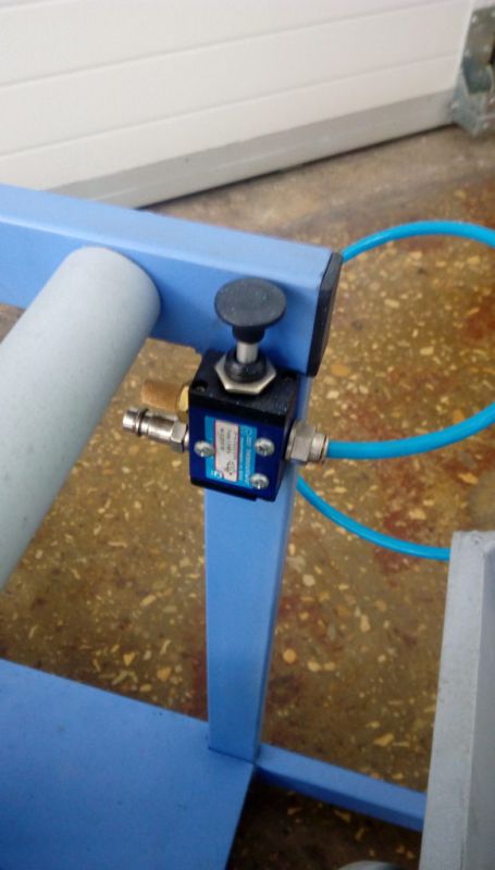 Выпрессовщик шкворней с пневмогидравлическим насосом и тележкой ВШ70-200 (ВШ70-200М)